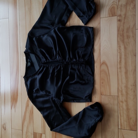 House of Harlow satiny keyhole top - Picture 5 of 8